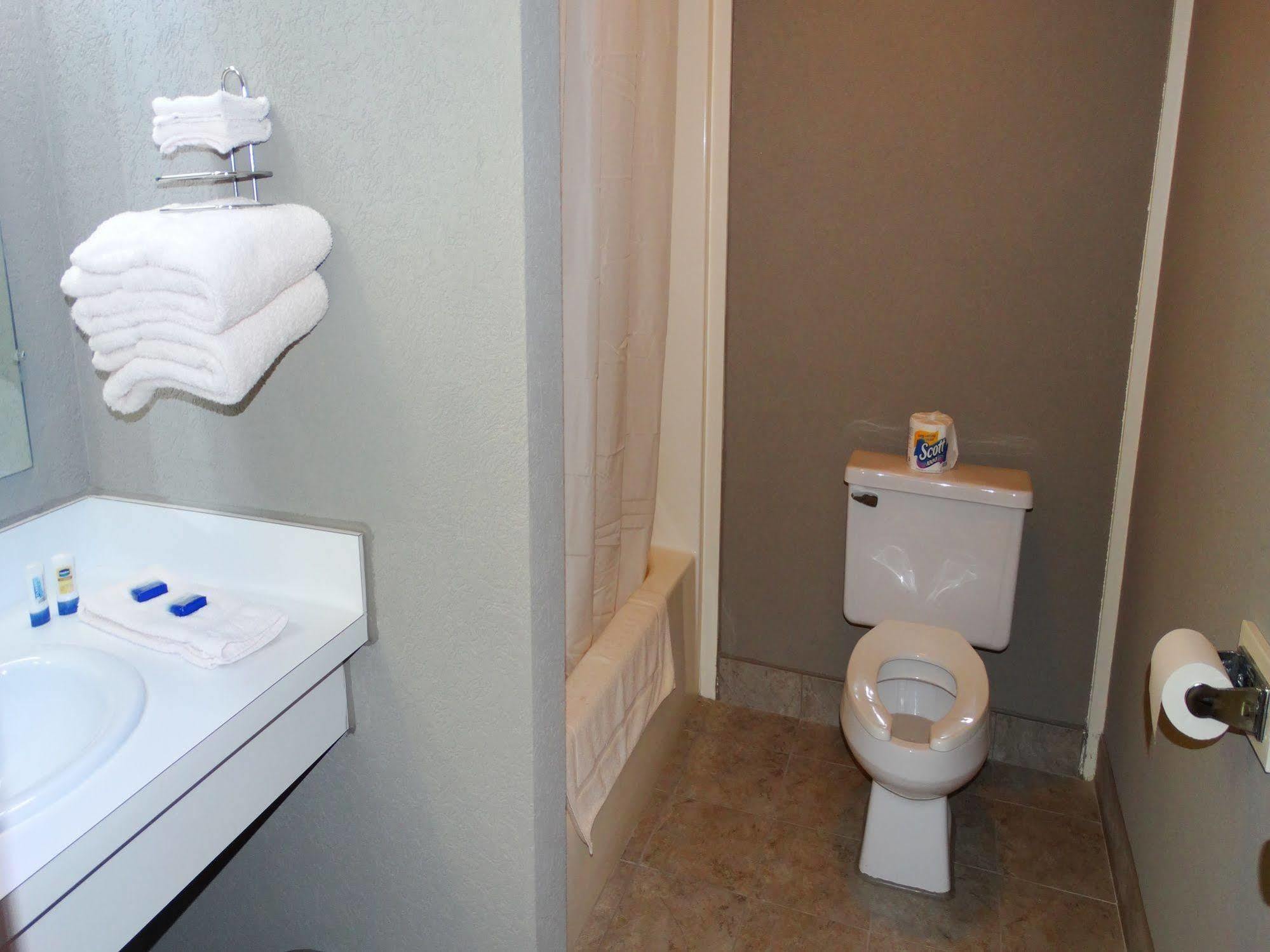 Attican Motel - Attica - Batavia - Warsaw - Darien Lake מראה חיצוני תמונה