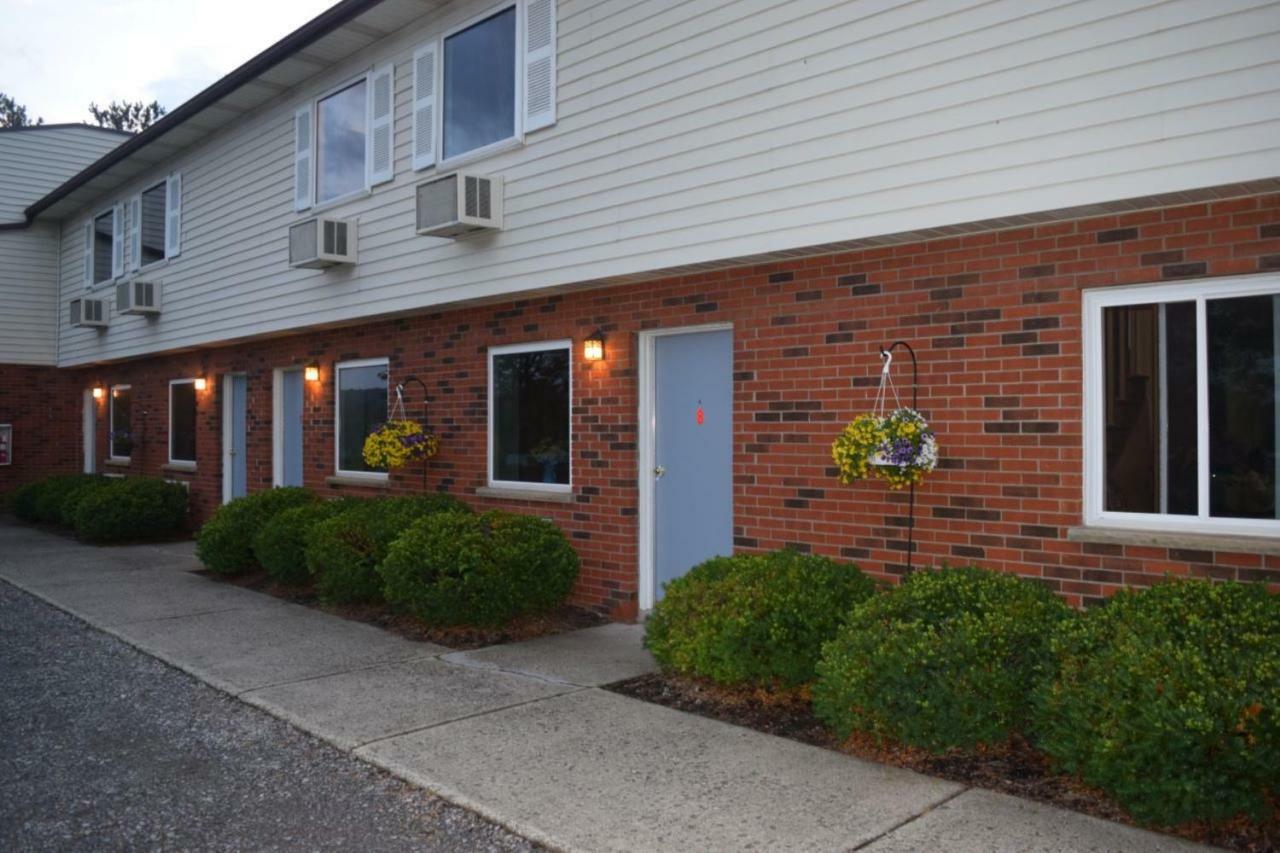 Attican Motel - Attica - Batavia - Warsaw - Darien Lake מראה חיצוני תמונה